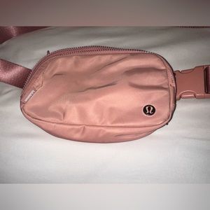 lululemon belt bag